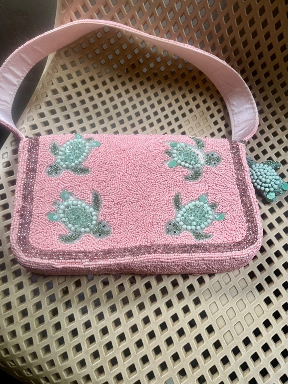 Pink Beaded Turtle Bag WITH Turtle Bag Charm - Picture 2 of 2